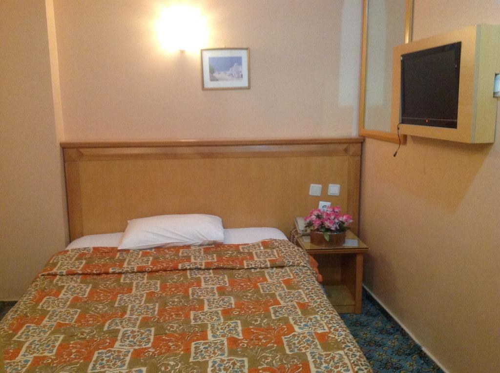 איסטמבול Yalta Hotel מראה חיצוני תמונה