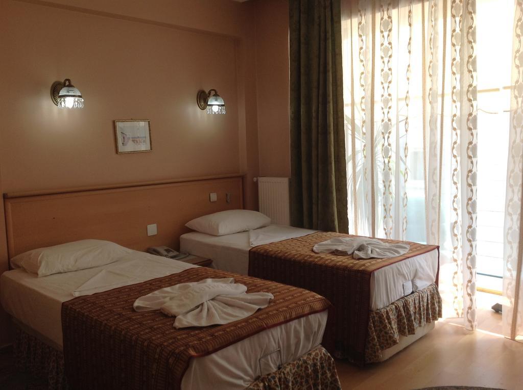 איסטמבול Yalta Hotel מראה חיצוני תמונה
